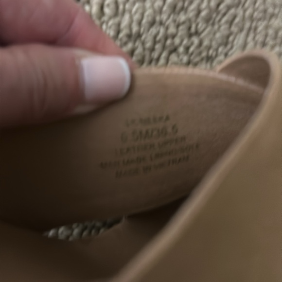 Lucky Sandals - Picture 7 of 9